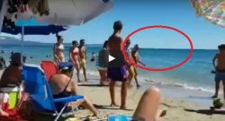 "E' rigore!". Tifoso della Juventus preso in giro in spiaggia [VIDEO VIRALE]