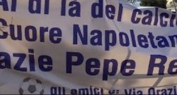 Striscione per Reina: "Al di là del calcio, cuore napoletano" [FOTO]