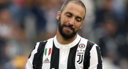 Higuain sbaglia incredibilmente il gol del 2-1, i tifosi bianconeri si scagliano contro il Pipita!