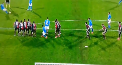 Gol fantastico di Mario Rui su punizione ed è 0-5, Cagliari distrutto! [VIDEO]