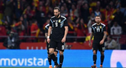 Higuain spreca e l'Argentina crolla contro la Spagna: sui social i tifosi dell'Albiceleste riempiono di insulti il Pipita!