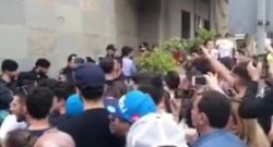 E' Torino, ma sembra il San Paolo: 'Decibel' Bellini e i tifosi annunciano la formazione sotto l'hotel del Napoli! [VIDEO]
