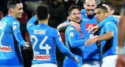 RETROSCENA - "Nello spogliatoio del Napoli c'è chi giura di averlo sentito parlare di un'offerta..."