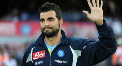 Albiol resta in bilico: il difensore è combattuto tra il ritorno a casa e la chiamata di Ancelotti