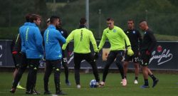 Cagliari-Napoli, i convocati: out Mario Rui e Verdi, Meret recupera. Ventidue gli uomini scelti da Ancelotti