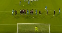 Super gol di Milik su punizione, azzurri avanti al 90esimo! Cagliari 0 Napoli 1 [VIDEO]