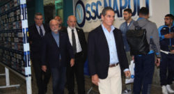 Sky - De Laurentiis conferma le multe, ma i calciatori potranno recuperarle coi premi Champions. Intanto si tratta il rinnovo di Callejon e Mertens