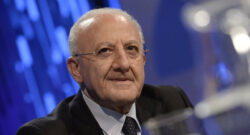 De Luca annuncia: "Non c'è tempo da perdere, siamo ad un passo dalla tragedia: in Campania chiudo tutto! Superati i duemila casi oggi"