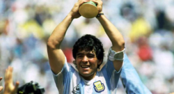 Diego Armando Maradona è morto a 60 anni dopo un arresto cardiaco