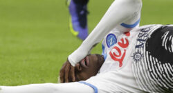 Osimhen, il chirurgo: "Intervento estremamente difficile: 90 giorni di prognosi sono aleatori. Rischia anche un nuovo intervento"