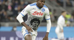 Condizioni Osimhen, aggiornamenti dalla SSC Napoli: è stato dimesso dalla clinica Ruesch! Sarà rivalutato tra 10-15 giorni